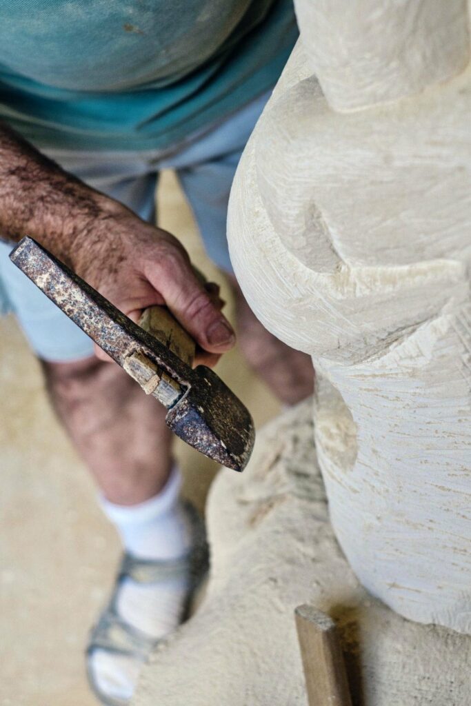 Joe Xuereb, sculpteur de pierre
